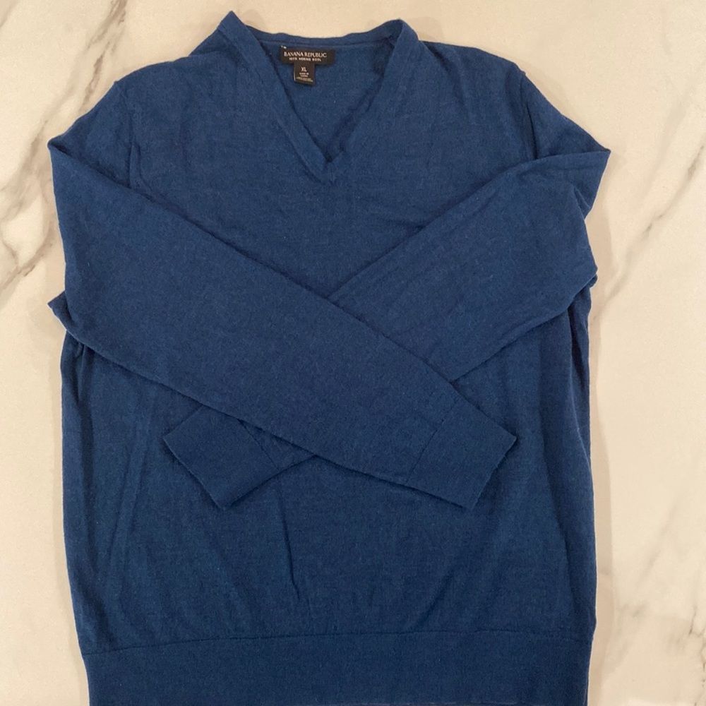 Banana Republic, V-Neck, 100% Merino Wool, Size Large